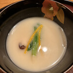 日本料理 太月 - 質高く量少な目コース２３１００円。河豚白子白味噌仕立て。甘ったるさが全くないスッキリした味わいの汁と、香ばしく焼かれた白子がマッチして、素晴らしい味わいです（╹◡╹）（╹◡╹）