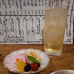 綴 - 付きだし、梅酒ソーダ