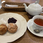 AfternoonTea TEAROOM - 税込1379円でした