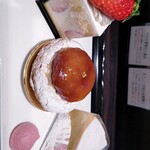 トシ・ヨロイヅカ 東京 - 