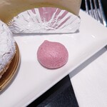 トシ・ヨロイヅカ 東京 - 