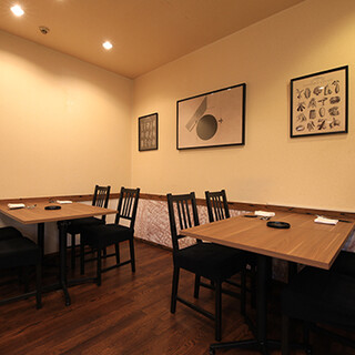 Enjoy Italian Cuisine in a hideaway for adults. It is also possible to discuss reserved reservations.