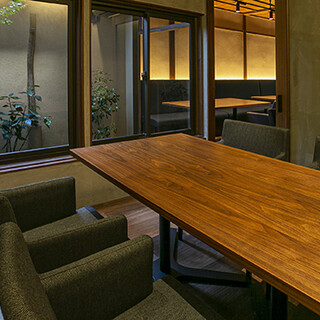 Enjoy a relaxing moment in a Japanese space reminiscent of a Kyomachiya.