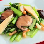 蒜香炒青菜和竹筍