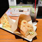 ビルボードライブ東京 - ケイジャンシュリンプフリットサンド