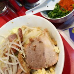 ラーメン二郎 - 汁なし半分＋ニンニク＋青ネギ