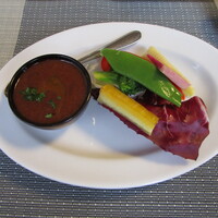 トラットリア イル レガーロ - バーニャカウダー、蛍烏賊の味噌ソースで