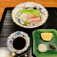 御料理 古川 - 玄海のヒラメ、三日間寝かせたアオリイカ、長崎上五島のよこわ鮪のトロ〜島根県の藻塩、塩麹、お醤油で〜
                    