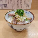 らぁめん 倉井 - バーナーで炙られた肉めし