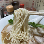 長浜ラーメン 丸羅とんこつ - 麺リフト