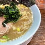 Genkotsu - ライトで生姜が効いた豚骨スープ。