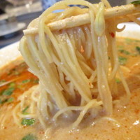 雪園 京橋店 - 麺は細めストレート