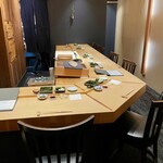 鮨処 池上 - カウンター6席