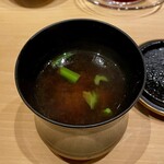 鮨処 池上 - 菜の花の赤出汁