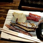 さけ富 - 干物炙り5種　590円