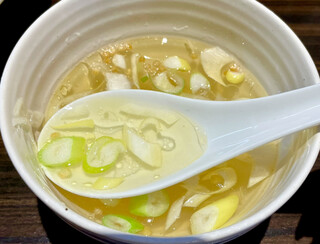 Ramen Kengou - 醤油に比べて円やか、塩味は強め。