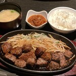 Hakata Miyachiku - サイコロステーキ。