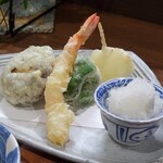 桶家乃隠居 - えび、椎茸、ピーマン、玉ねぎ