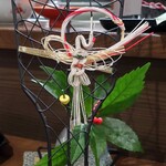 桶家乃隠居 - 鶴の水引と羽子板飾り