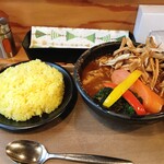 SOUP CURRY SPICE PICCA - 柔らかい！チキンレッグのスープカレー　1150円