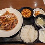 香味餃子 - 油淋鶏定食 800円