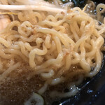 ラーメン専門店 馬鹿美味 - 麺アップ