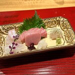 おおたに - 平目、白海老、メジ鮪のお造り