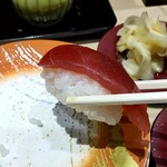 Sushi Douraku - ぷっくりしたシャリ。こういうのもイイ