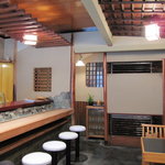 弥助 - カウンター14席・テーブル席