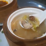 趙の飲茶 888 - シメジ、白菜、魚も入った具だくさんスープ