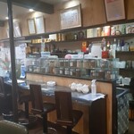 趙の飲茶 888 - 店内、カウンター席