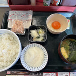 なか卯 - とろろたまかけ朝食430円。