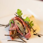 コワン ドゥ フルノー - 2023.1 牡蠣オイル漬けのローストビーフ包み ポワローのヴィネグレット