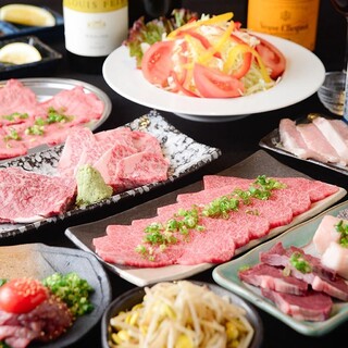 We offer extremely fresh, high-quality Kuroge Wagyu beef at a reasonable price!