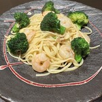 Shrimp and broccoli Japanese style peperoncino pasta