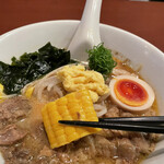 酒肴場 屯 - 嶽きみと嶽きみバターが独特の風味を醸し出しています