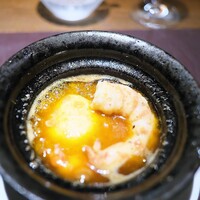 アカ - 車エビとふっくら白子のアヒージョ。アツアツ！