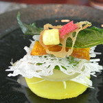 切麦屋 あいだ - この薬味に魅せられての訪問です。薬味の域を超えて、一つの料理ですね。