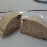 ビストロ ダイア - クルミパンも増えました