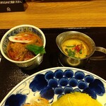 Kyuuyamutei Yakuzendou - 薬膳カレー赤味噌お雑煮風（左）、白味噌関西風（右）