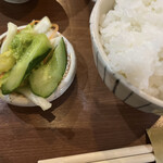 家庭料理居酒屋 よってって - 香の物もボリューミー！これ一つとっても、お店の
      
      おもてなし感が伝わってきます。