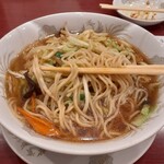 中華飯店 一番 - 硬めに茹でられた中細麺が美味い