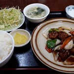 李園 - 料理写真:黒酢酢豚定食　750円