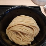 麺屋一燈 - 麺　太麺とは感じなかった。