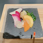 揚雫 - 糠漬け
      上品な漬け具合です。