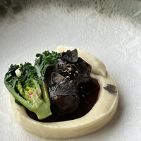アルヴァ(アマン東京) - 国産牛頬肉のブラザード　根セロリとプチヴェール　トリュフ