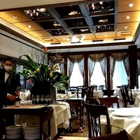 シェ・イノ - 