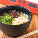 ``Chicken soup noodles'' with an authentic taste full of richness and flavor