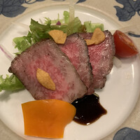 土佐料理 祢保希 新宿店 - 和牛ロースト　バルサミコスソース