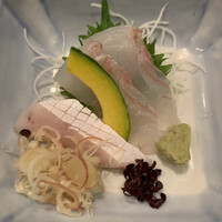 土佐料理 祢保希 新宿店 - ぶりとひらめ　お造り